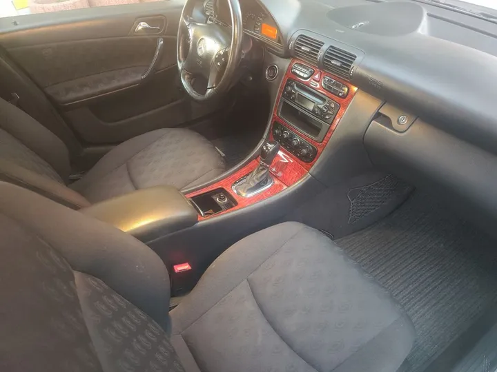 Mercedes-Benz C 180