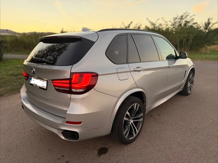 BMW X5 M50