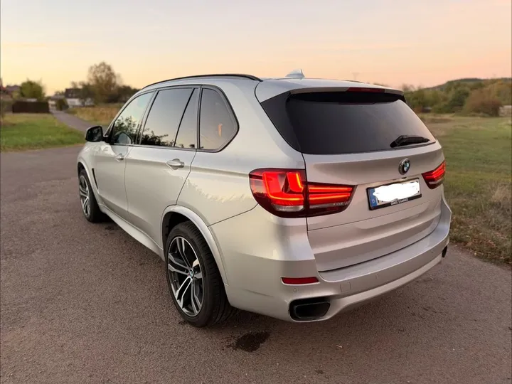 BMW X5 M50