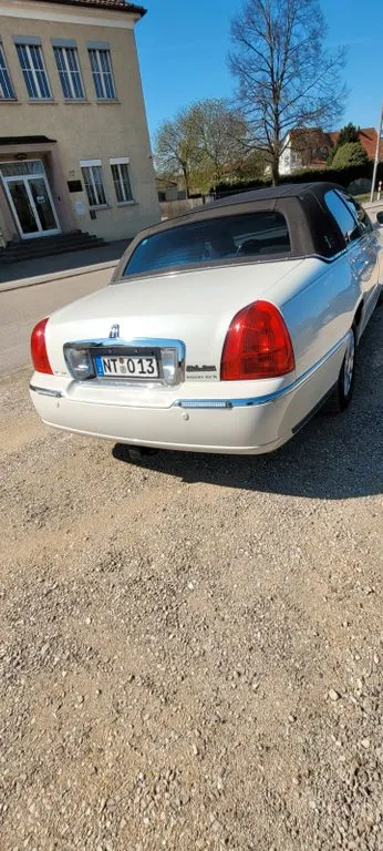 Lincoln Town Car