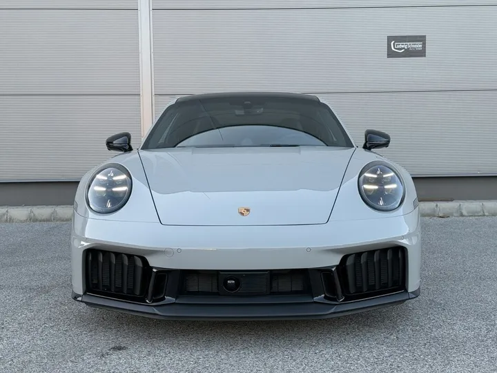 Porsche 992