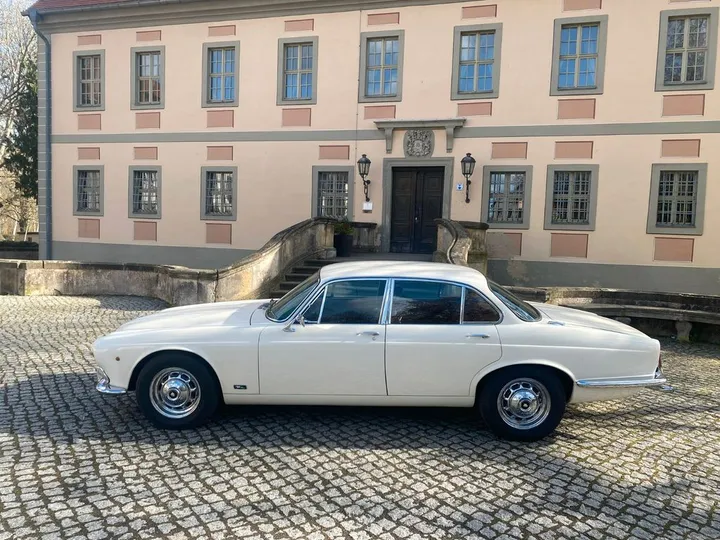 Jaguar XJ6