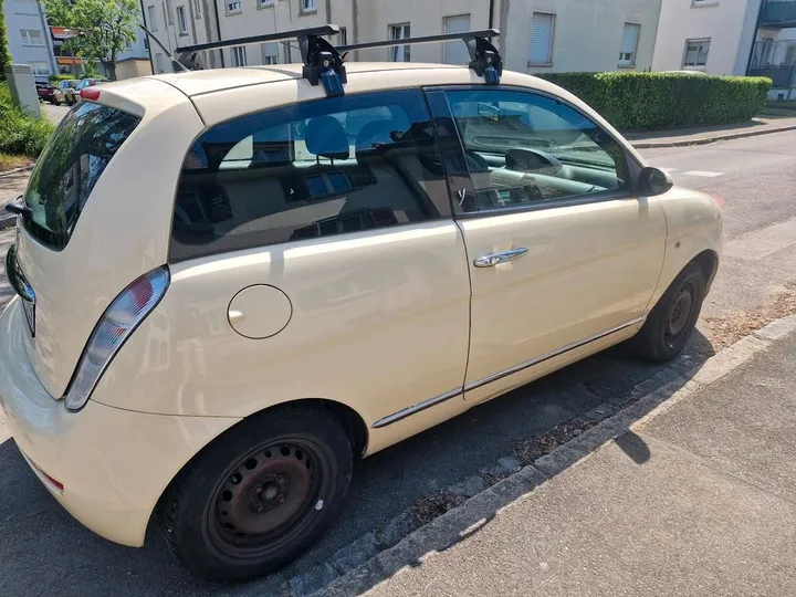 Lancia Ypsilon