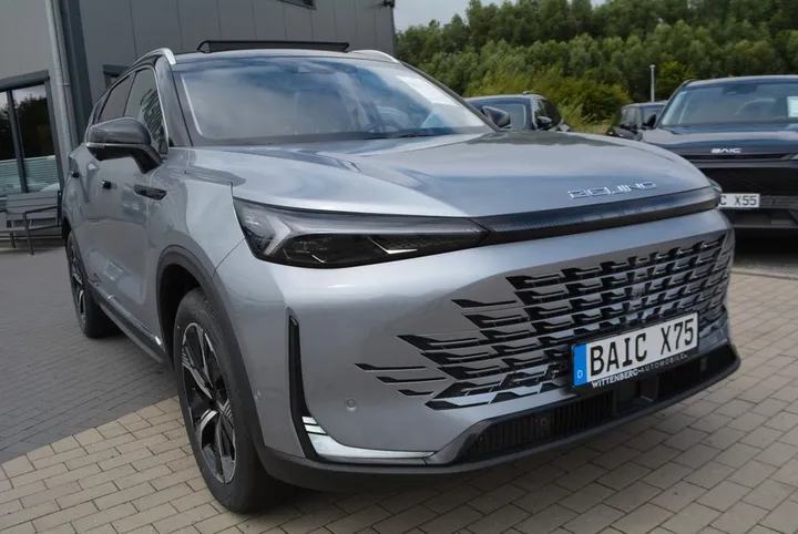 BAIC Beijing X75