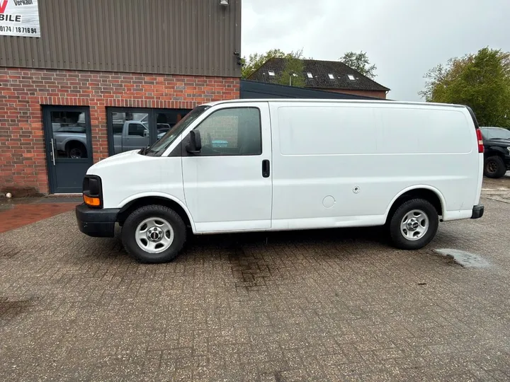 GMC Savana
