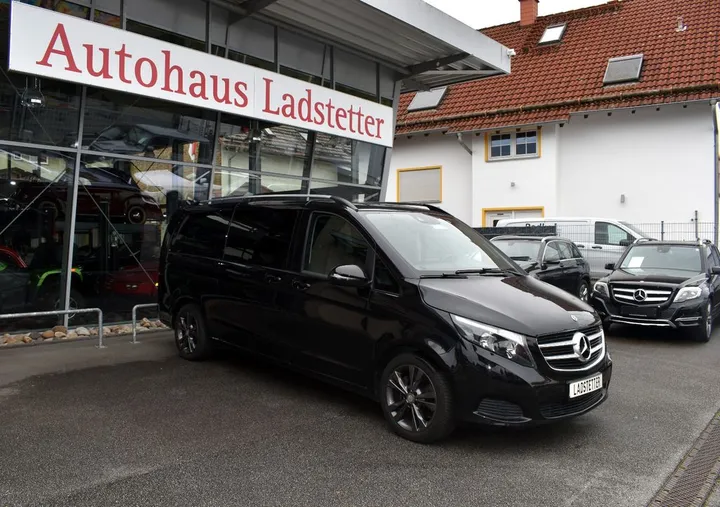 Mercedes-Benz V 220