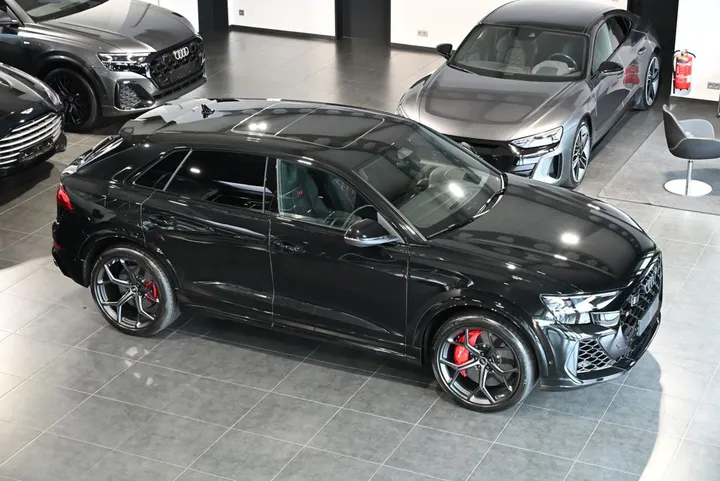Audi RSQ8