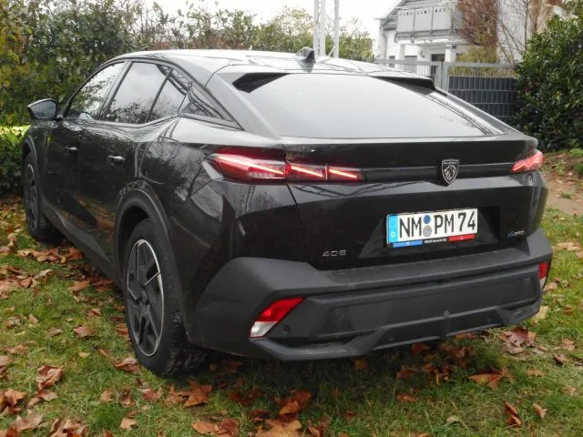 Peugeot 408