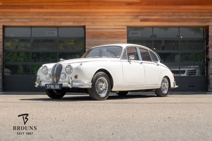 Jaguar MK II