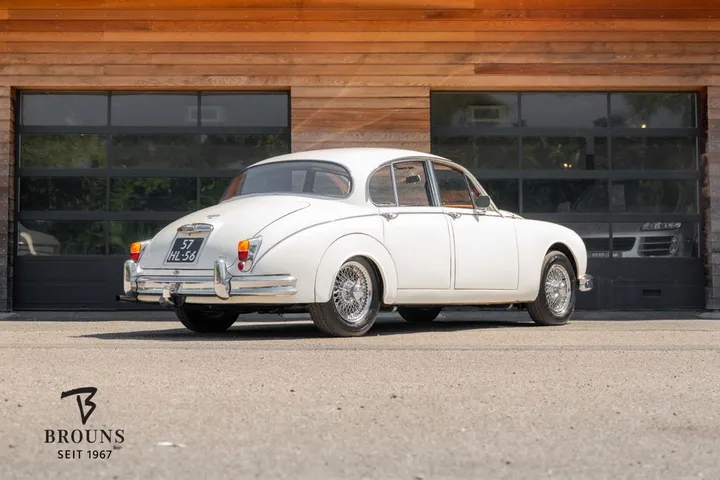 Jaguar MK II
