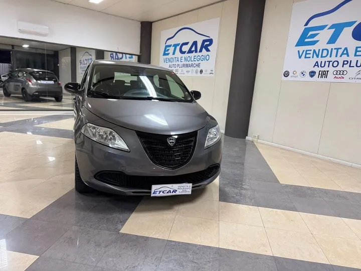 Lancia Ypsilon