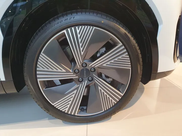 Lynk&Co 08