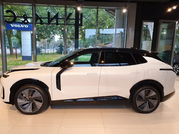 Lynk&Co 08