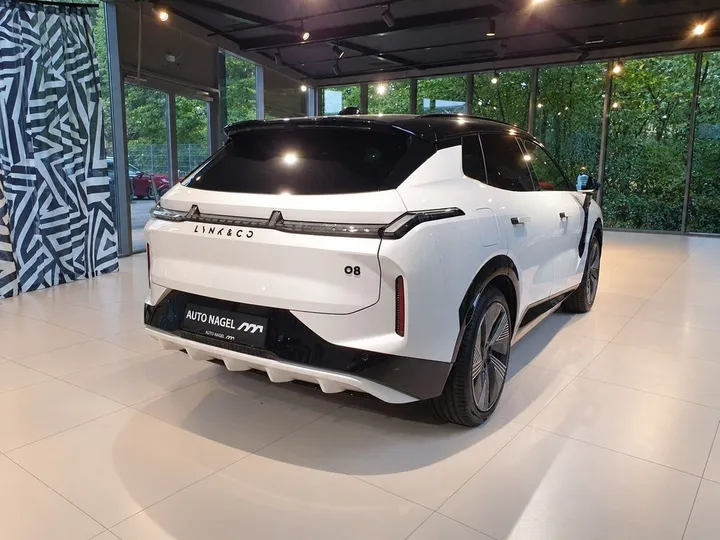 Lynk&Co 08