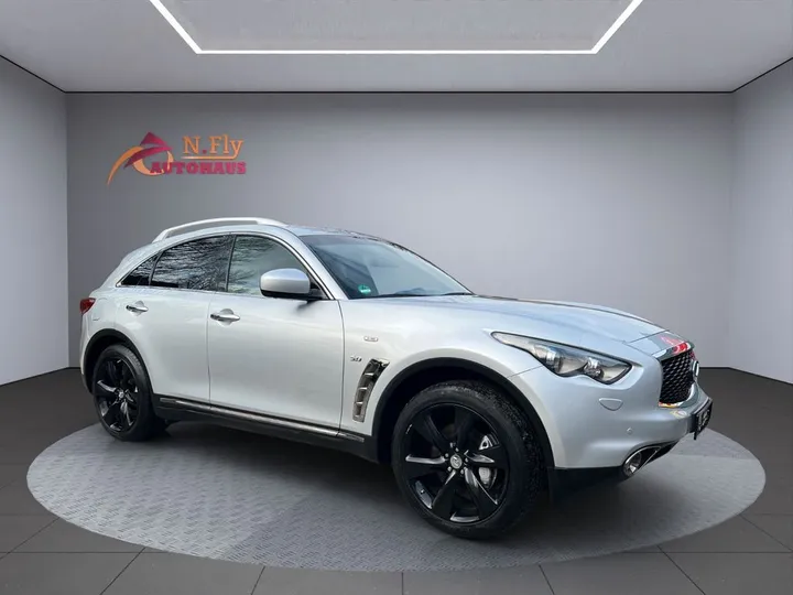 Infiniti QX70