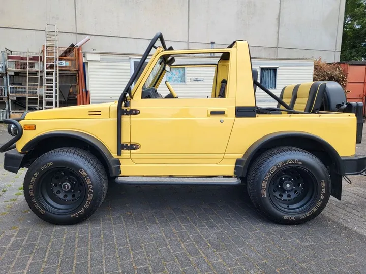 Suzuki SJ Samurai