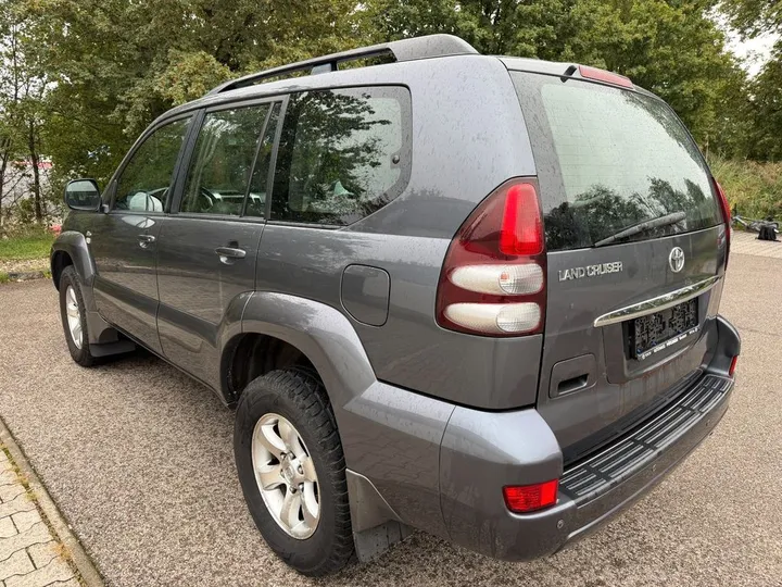 Toyota Land Cruiser