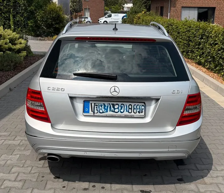 Mercedes-Benz C 220