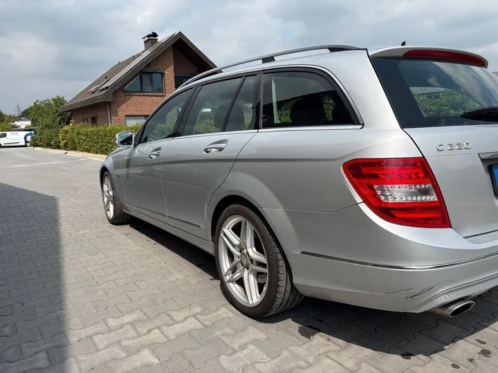 Mercedes-Benz C 220