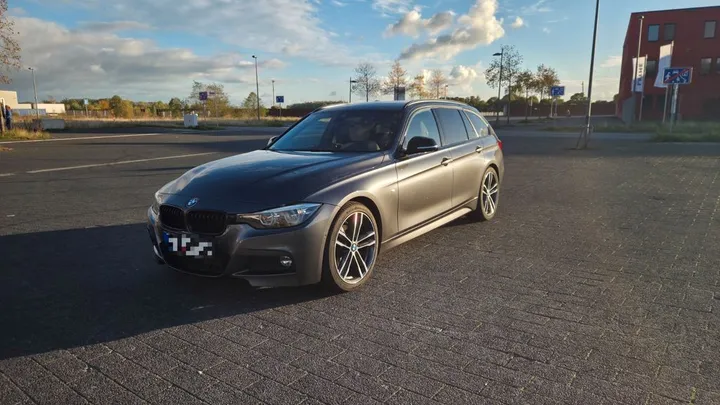 BMW 320