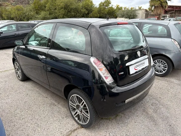 Lancia Ypsilon