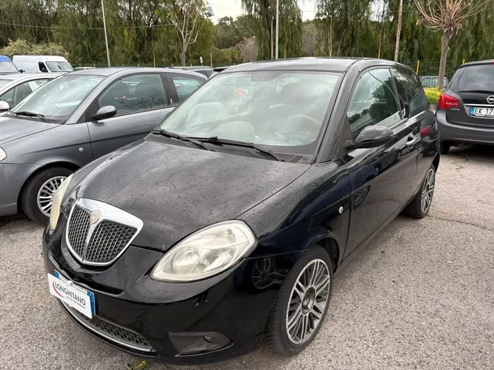 Lancia Ypsilon