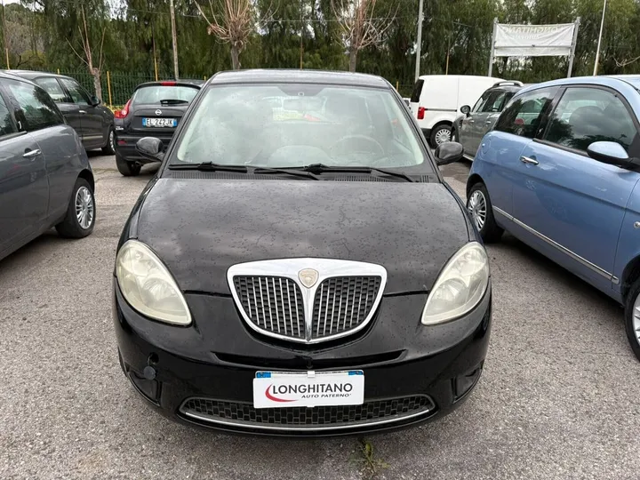 Lancia Ypsilon