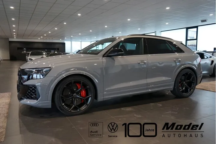 Audi RSQ8