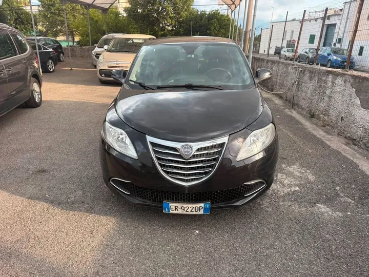 Lancia Ypsilon