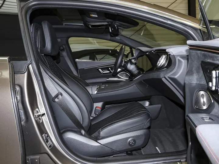 Mercedes-Benz EQS