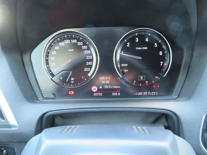 BMW M240i