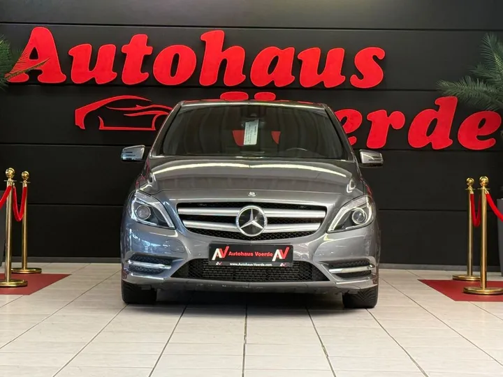 Mercedes-Benz B 200
