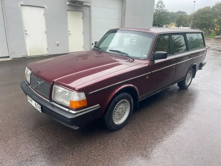 Volvo 245