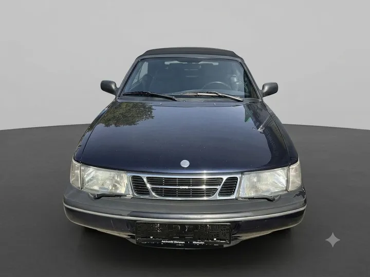 Saab 900