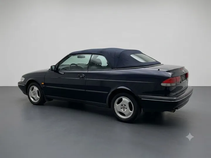 Saab 900