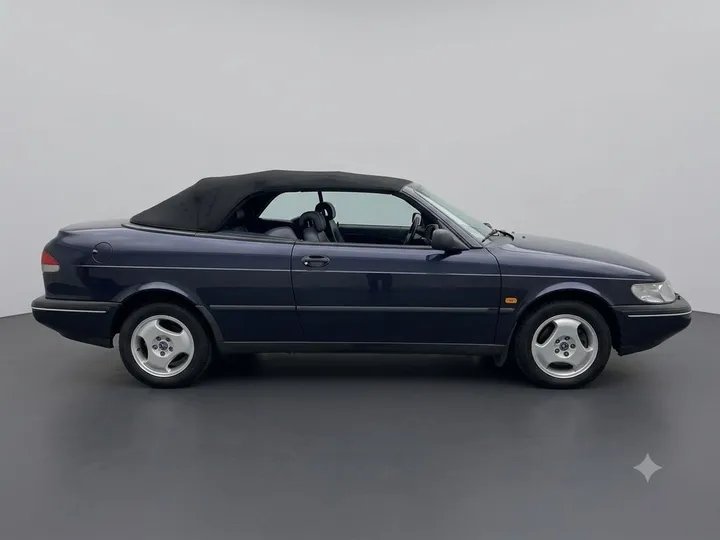 Saab 900