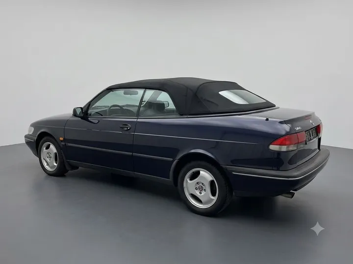 Saab 900