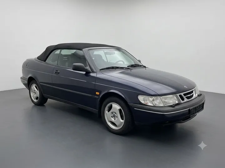 Saab 900