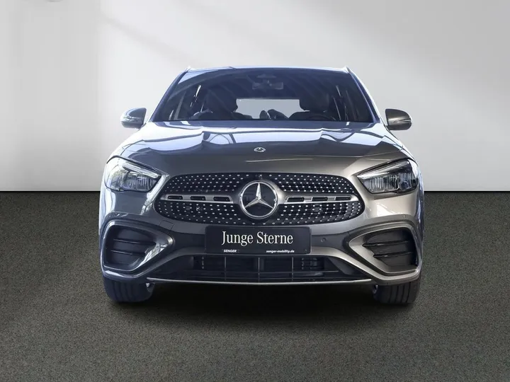 Mercedes-Benz GLA 200