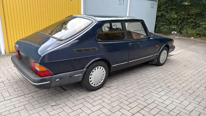 Saab 900