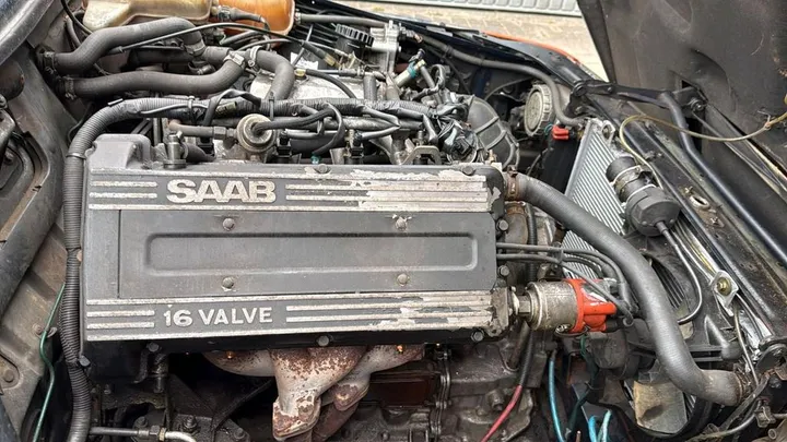 Saab 900