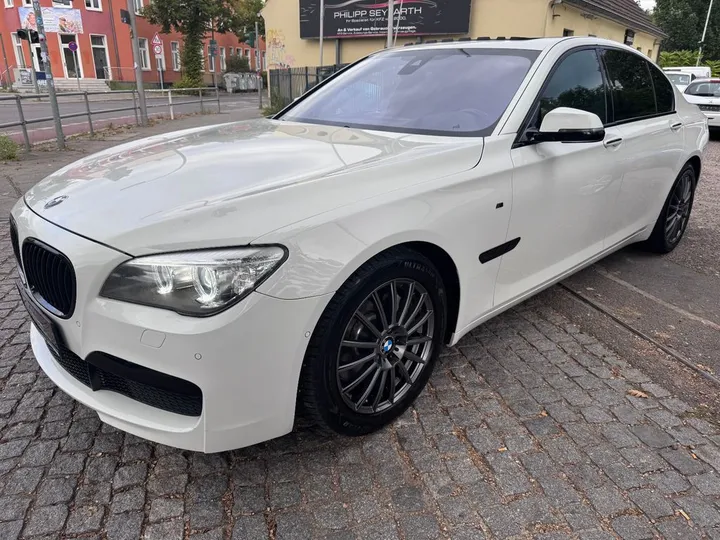 BMW 730