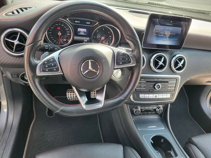 Mercedes-Benz A 220