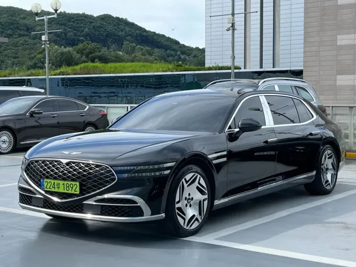Genesis G90