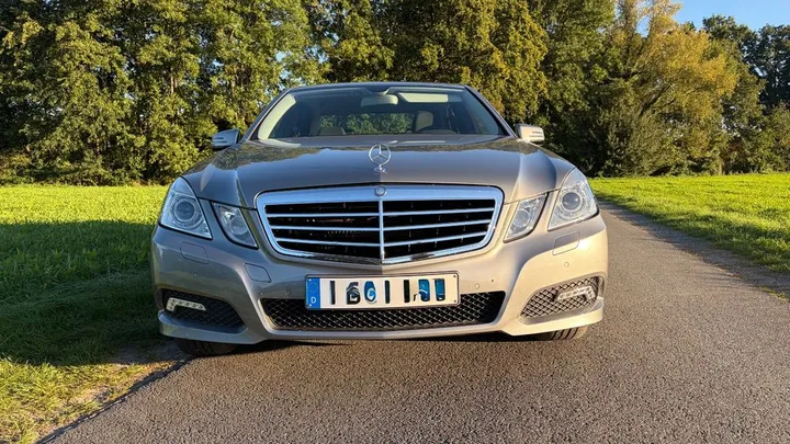 Mercedes-Benz E 200