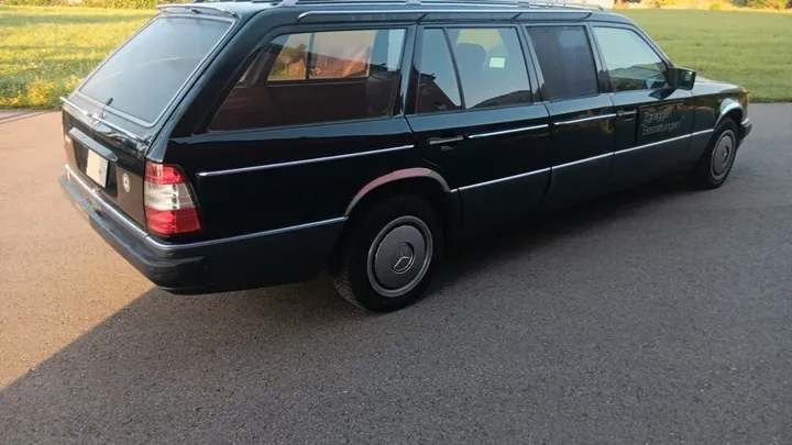 Mercedes-Benz 260