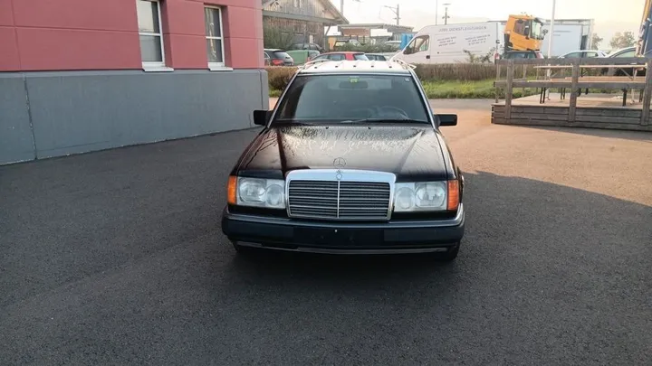 Mercedes-Benz 260