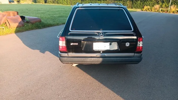 Mercedes-Benz 260