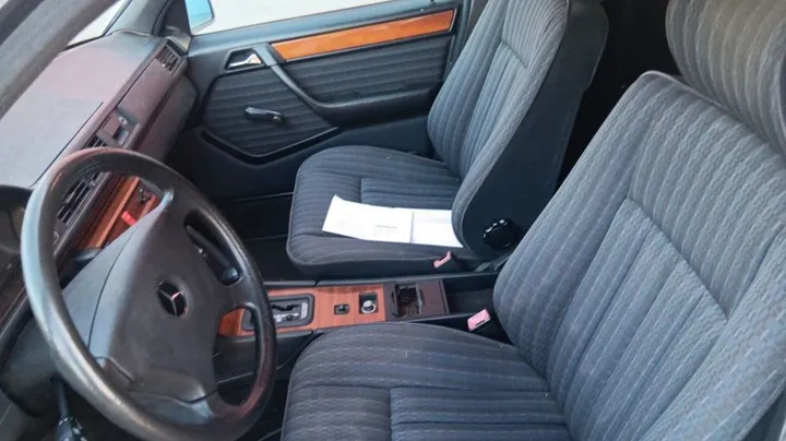 Mercedes-Benz 260