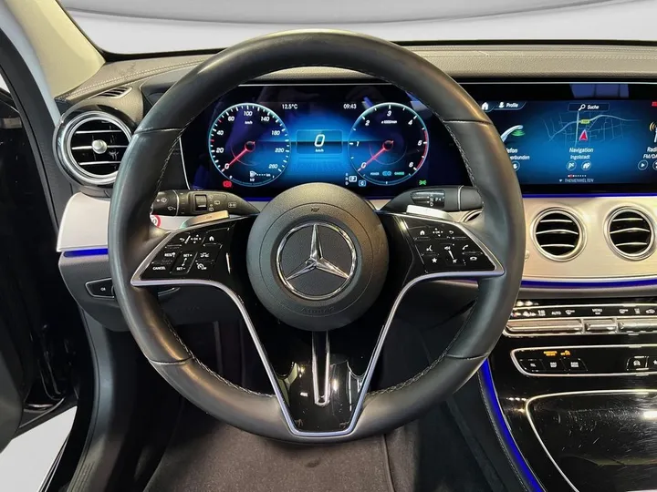 Mercedes-Benz E 220